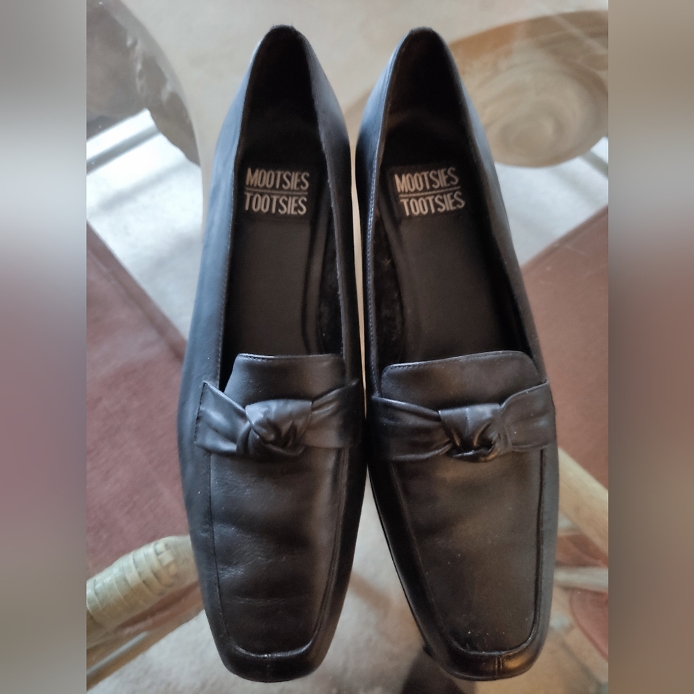 Mootsies Tootsies Women's Flats 9M Slip-On Loafers Black Soft Leather